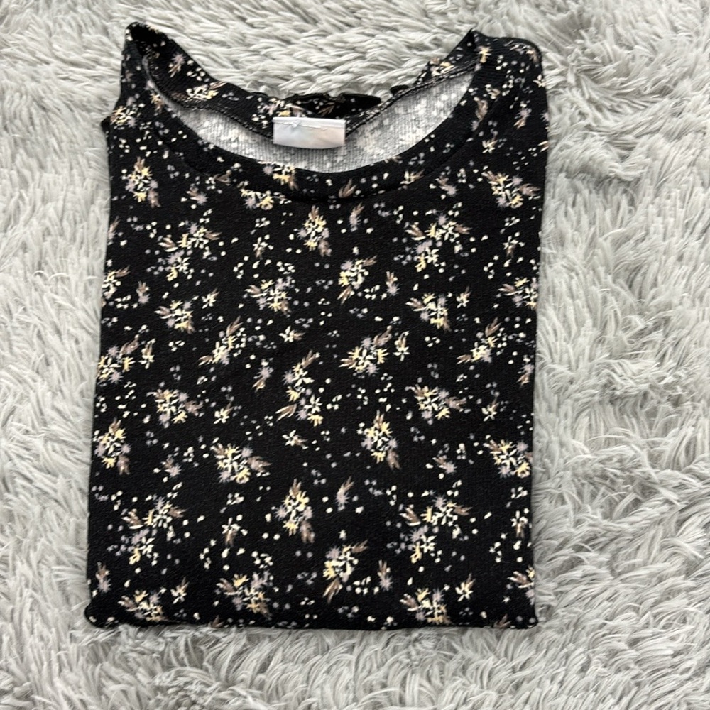 LuLaRoe Ribbed Black Purple and White Floral Crew Neck Tee Scalloped Hems 2XL